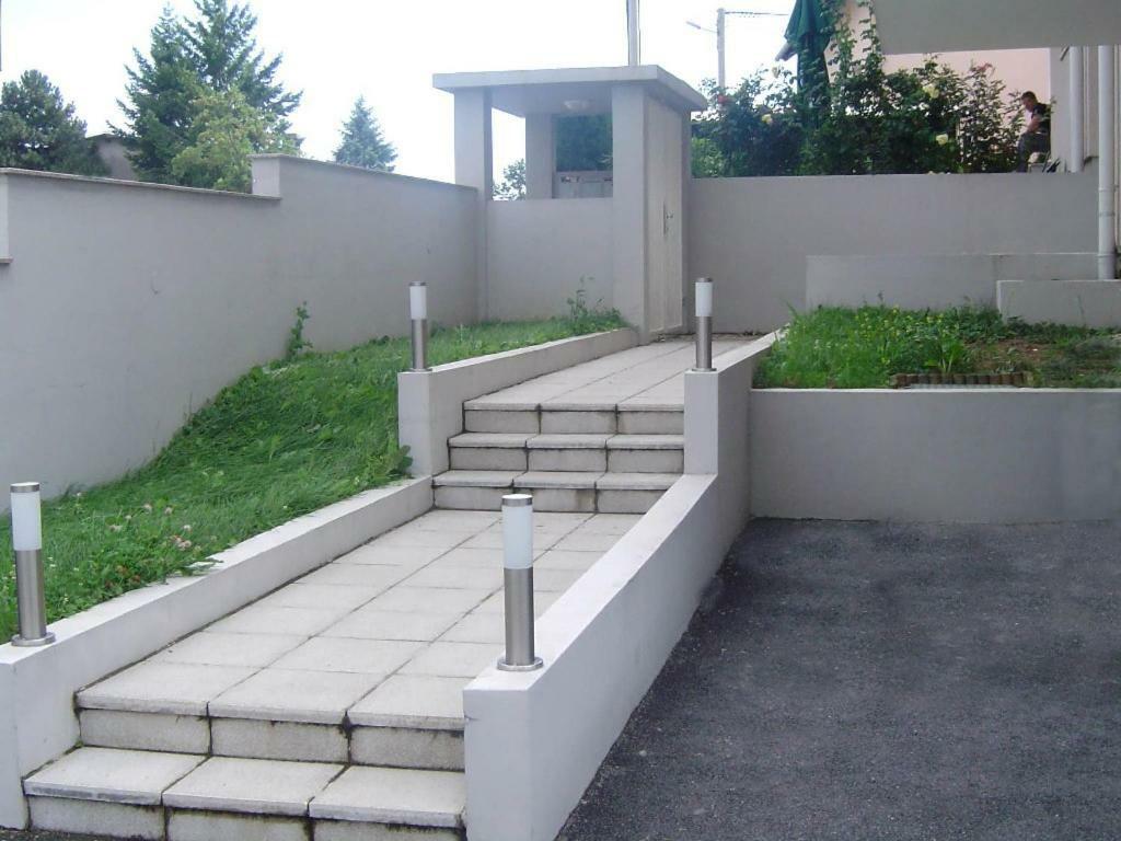 Almica * Zagreb
