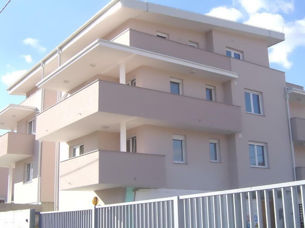 Apartment Almica *