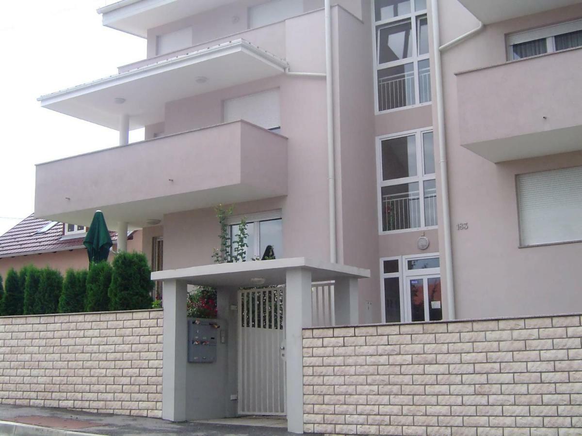 Almica Apartmán *