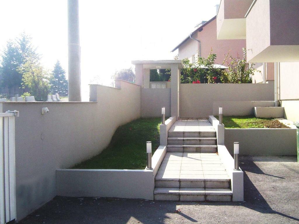 Almica Apartment *