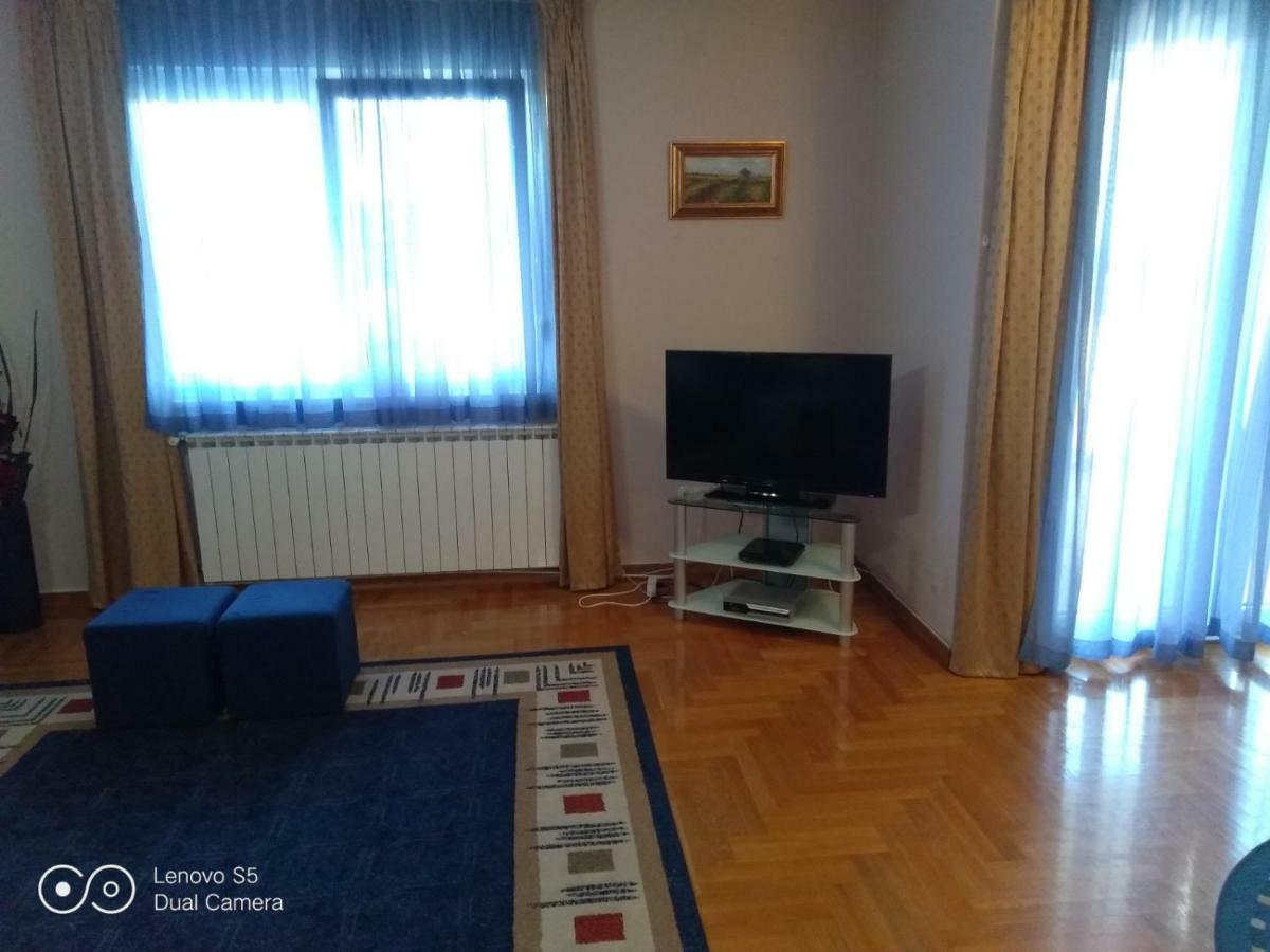 Apartment Almica *